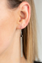 Load image into Gallery viewer, Metro Must-Have Necklace - Blue