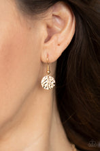 Load image into Gallery viewer, Spotlight Ready Necklace - Gold