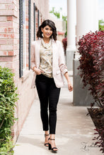 Load image into Gallery viewer, Regal - Zi Collection