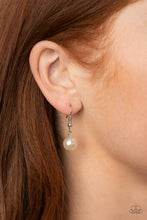 Load image into Gallery viewer, Fluent In Affluence Necklace - White