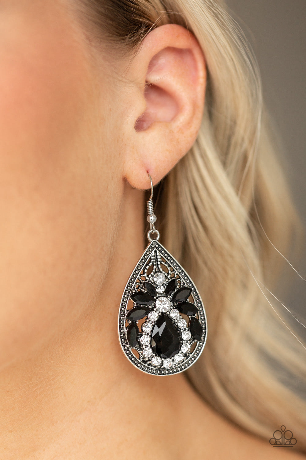 Candlelight Sparkle Earrings - Black