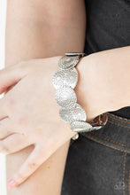 Load image into Gallery viewer, Pleasantly Posy Bracelet - Silver
