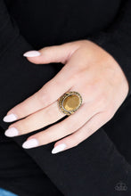 Load image into Gallery viewer, Queen Scene Ring - Brass
