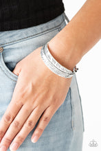 Load image into Gallery viewer, Tran-QUILL-ity Bracelet - Silver
