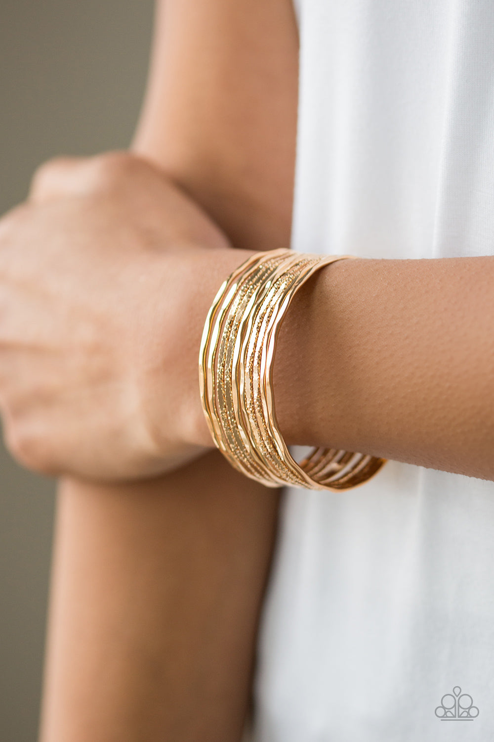 Sleek Shimmer Bracelet - Gold