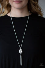 Load image into Gallery viewer, Elite Shine Necklace - White
