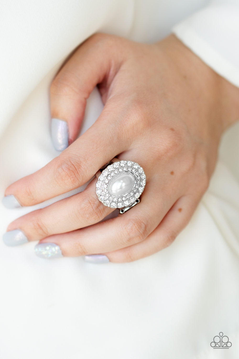 Sprinkle On The Shimmer Ring - White