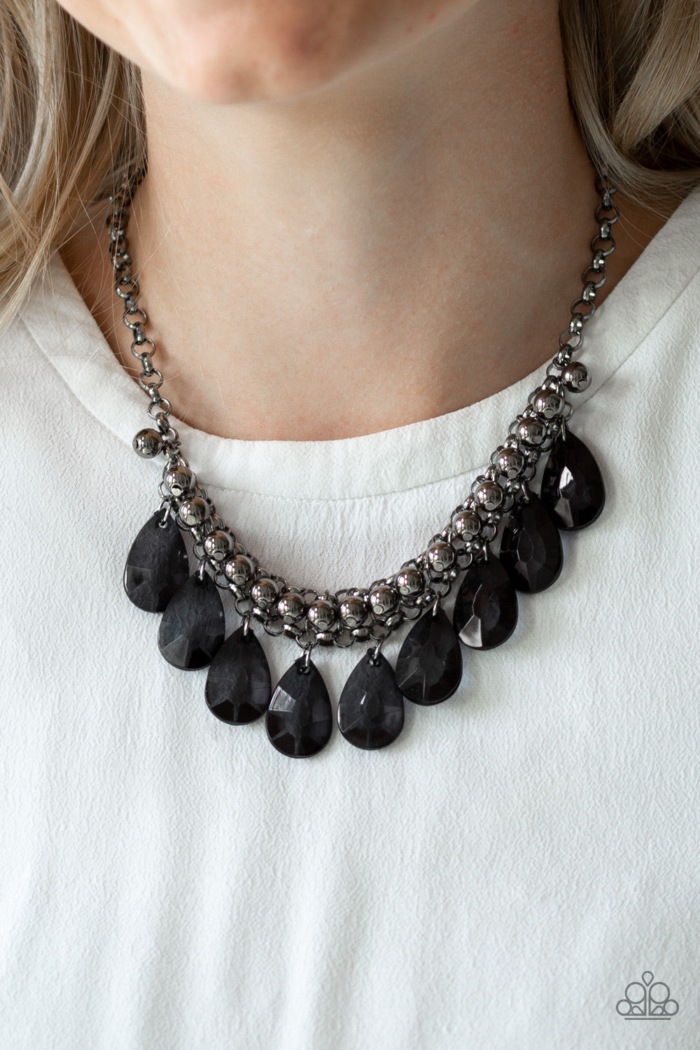 Fashionista Flair Necklace - Black