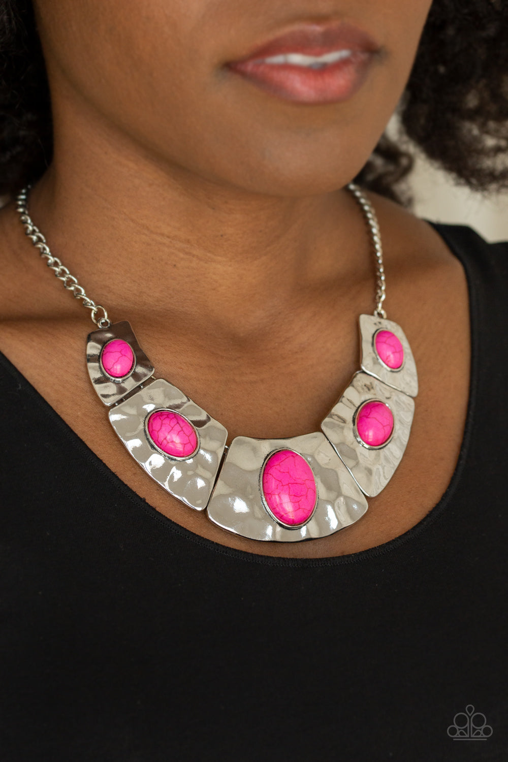 RULER In Favor Necklace - Pink