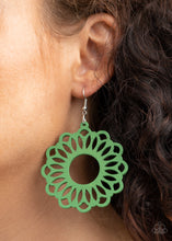 Load image into Gallery viewer, Dominican Daisy Earrings - Green
