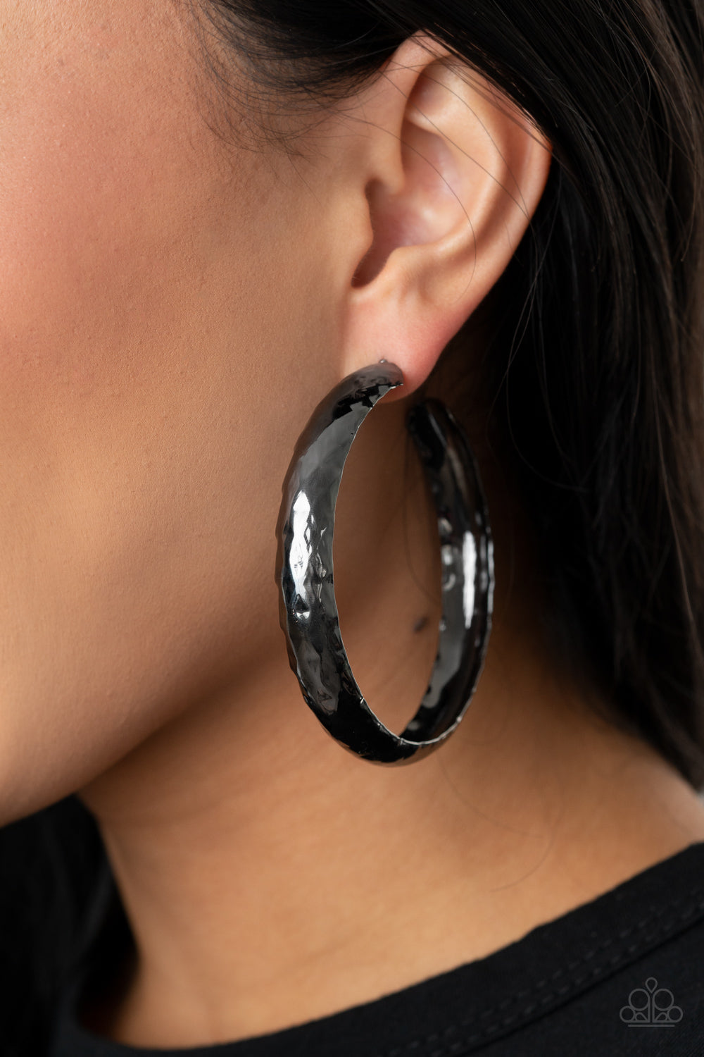 Check Out These Curves Hoop Earrings - Black