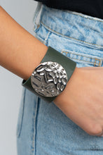 Load image into Gallery viewer, The Future Looks Bright Bracelet - Green
