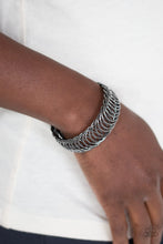 Load image into Gallery viewer, Dizzyingly Demure Bracelet - Black
