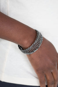 Dizzyingly Demure Bracelet - Black