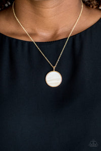 Shimmering Seashores Necklace - Gold