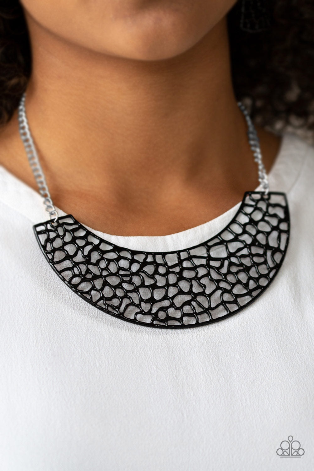 Powerful Prowl Necklace - Black