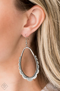 RUFFLE Around and Edges Earrings - Silver