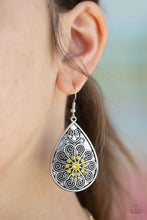 Load image into Gallery viewer, Banquet Bling Earrings - Yellow
