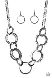 Jump Into The Ring Necklace - Black