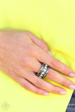 Load image into Gallery viewer, Dauntless Shine Rings - Black
