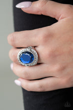 Load image into Gallery viewer, Queen Scene Ring - Blue
