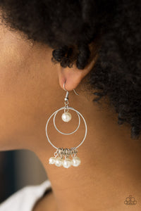 New York Attraction Earrings - White