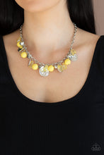 Load image into Gallery viewer, Prismatic Sheen Necklace - Yellow
